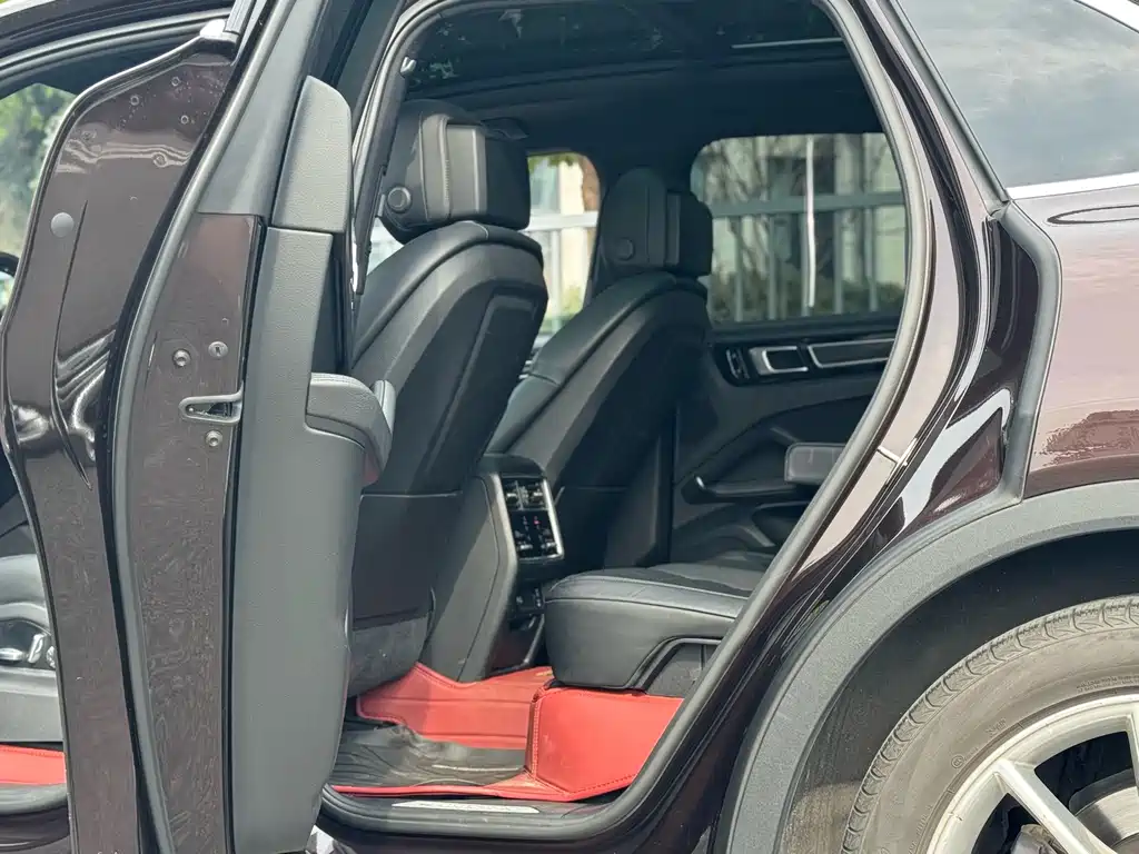 Porsche Cayenne 2020 — фото 12