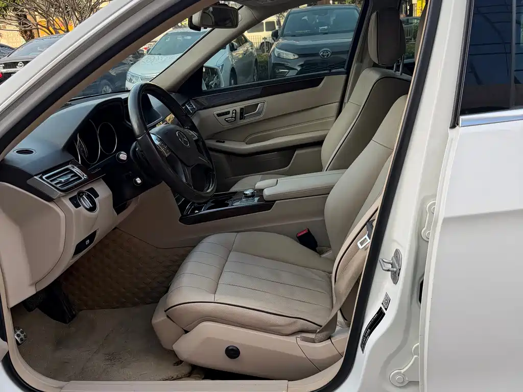 Mercedes-Benz E-Class 2015
