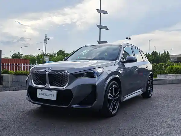 BMW iX1 2023