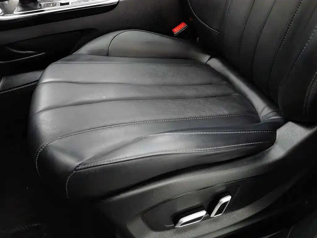 Roewe RX5 MAX 2020 — фото 20
