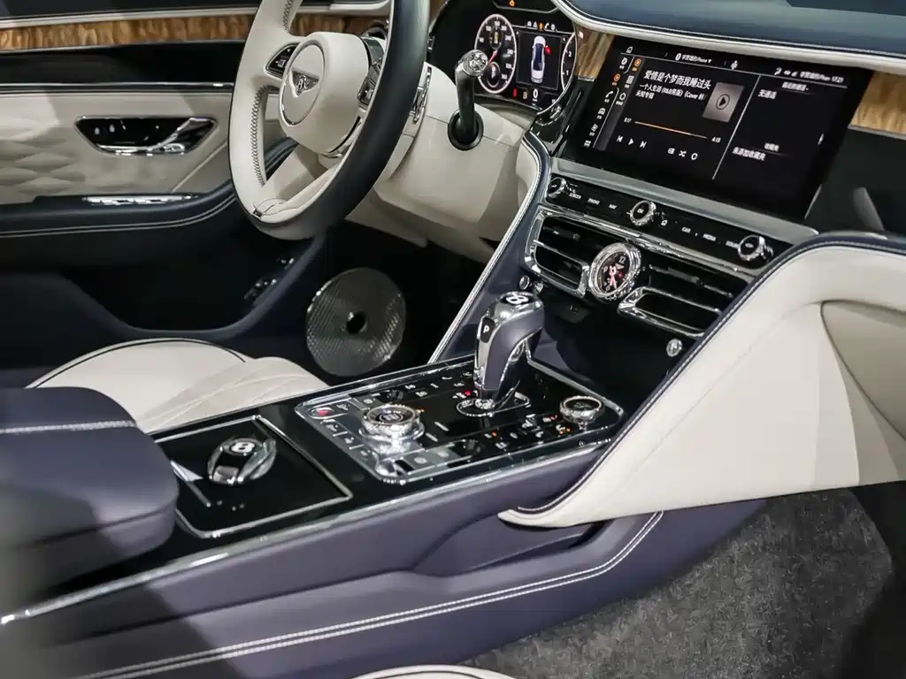 Bentley Flying Spur 2022 — фото 11