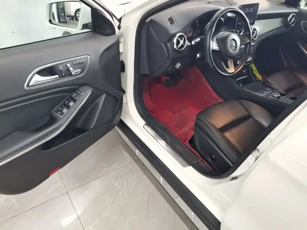 Mercedes-Benz GLA 2018 — фото 16
