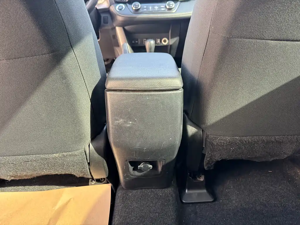 Toyota RAV4 2018 — фото 12