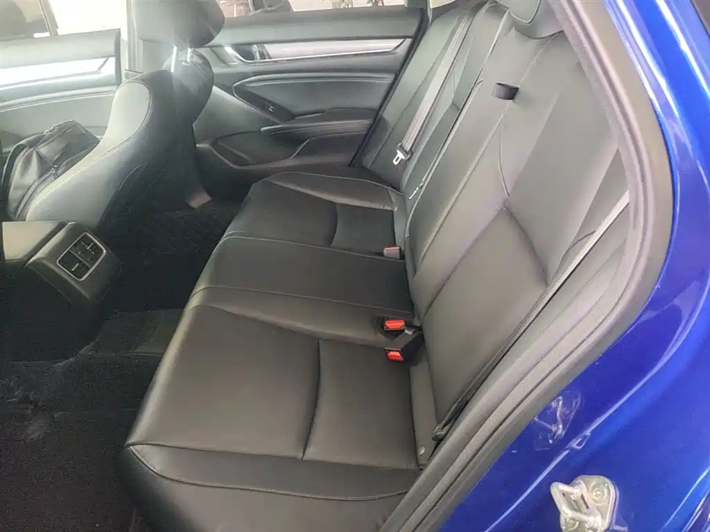 Honda Accord 2019 — фото 17