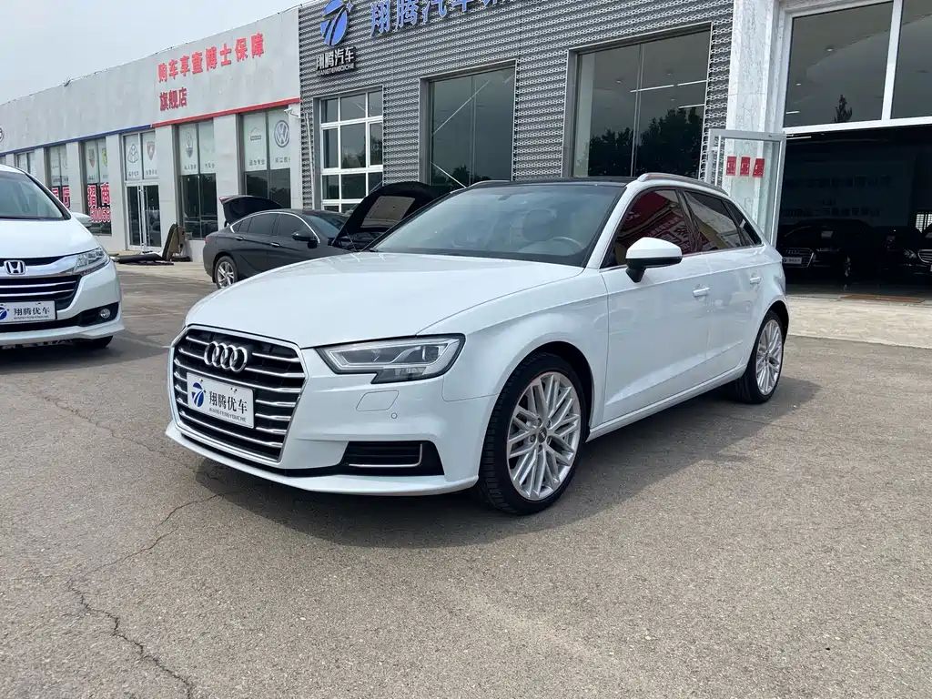 Audi A3 2018 — фото 1