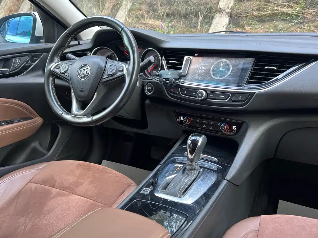 Buick Regal 2020 — фото 21