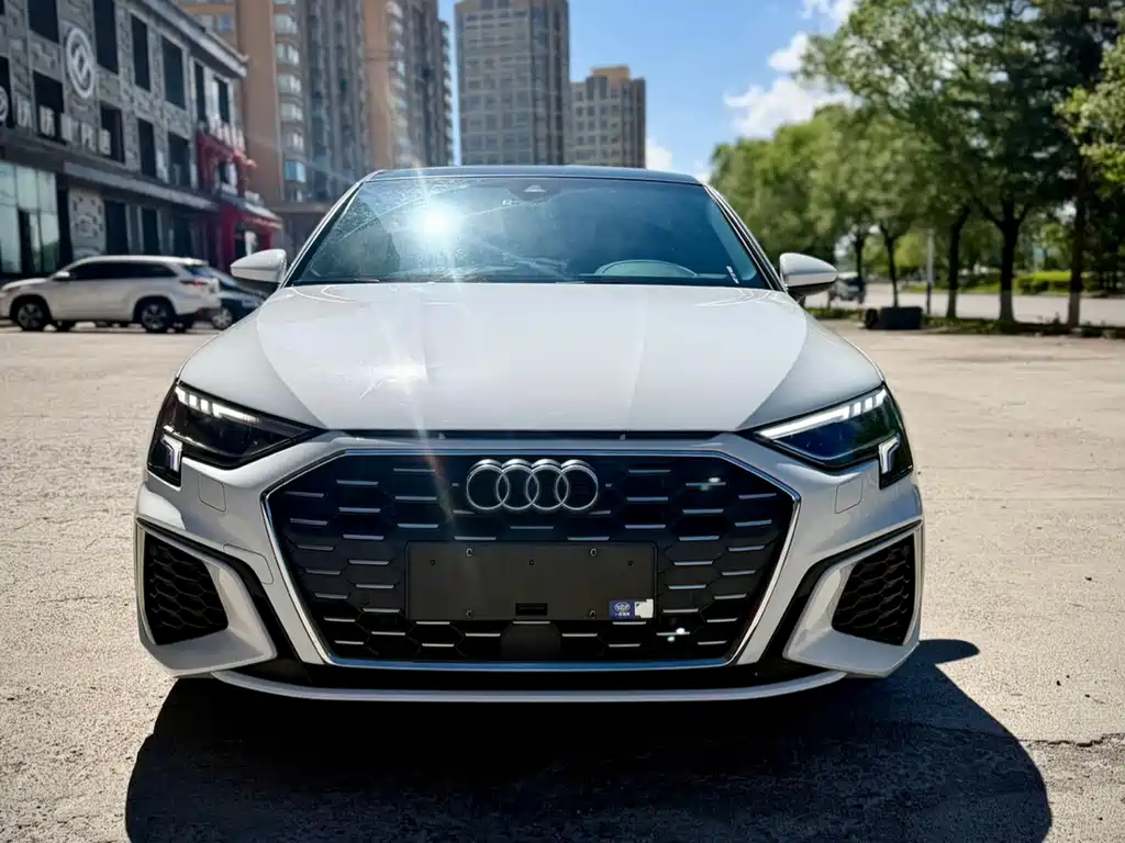 Audi A3 2023 — фото 2
