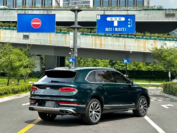 Bentley Bentayga 2023