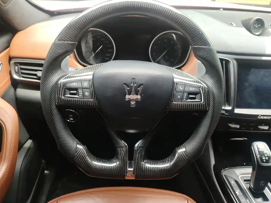 Maserati Levante 2017 — фото 15