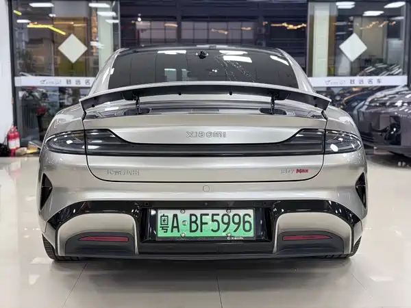Xiaomi SU7 2024
