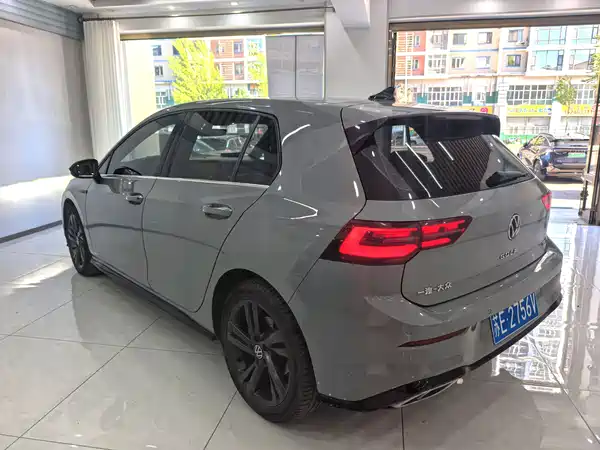 Volkswagen Golf 2023