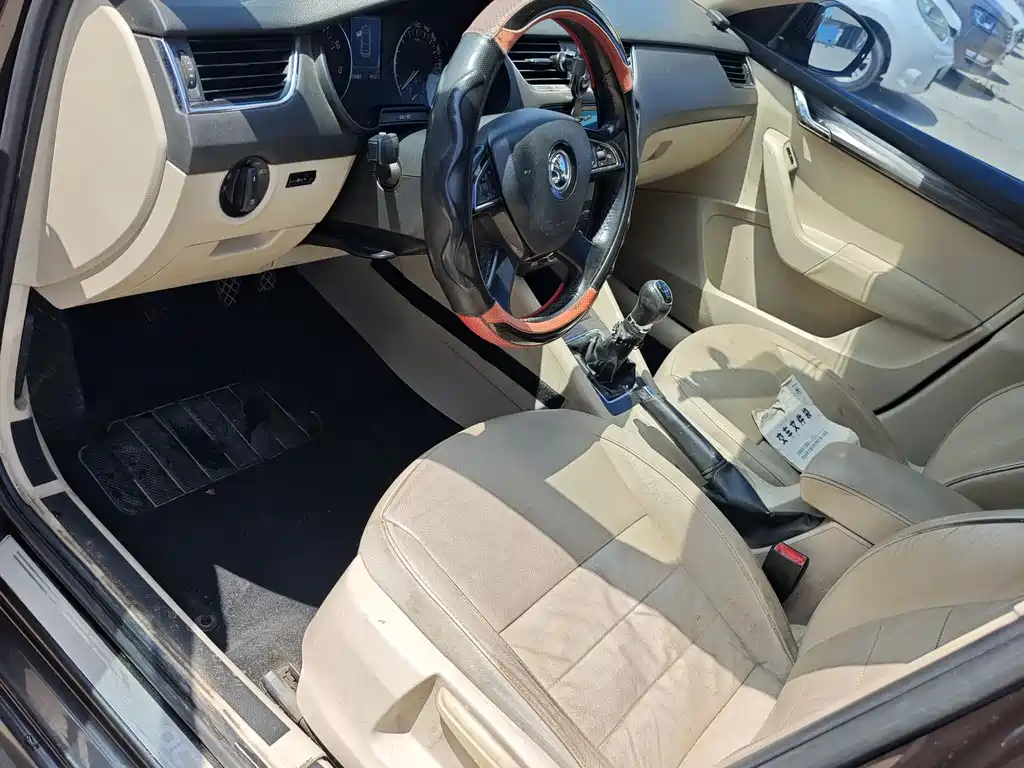 Skoda Octavia 2015 — фото 3