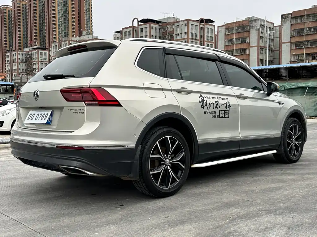 Volkswagen Tiguan L 2017 — фото 9