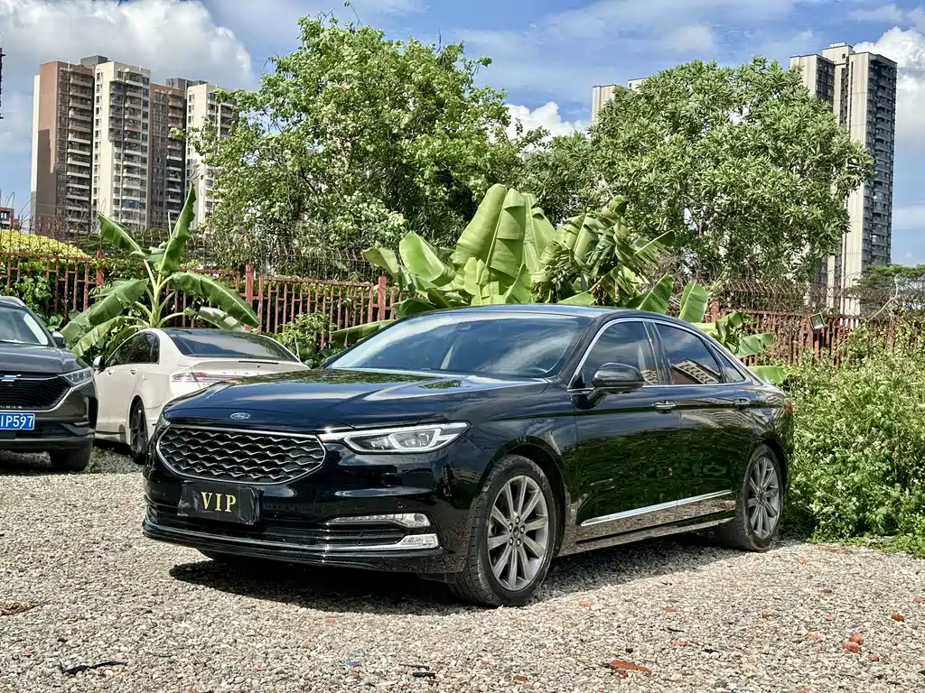 Ford Taurus 2020