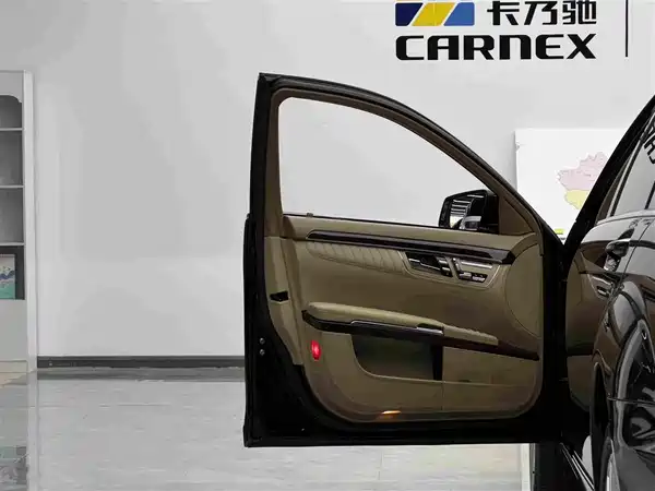 Mercedes-Benz S-Class 2012