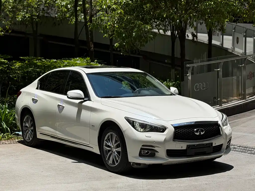 Infiniti Q50L 2015 — фото 4