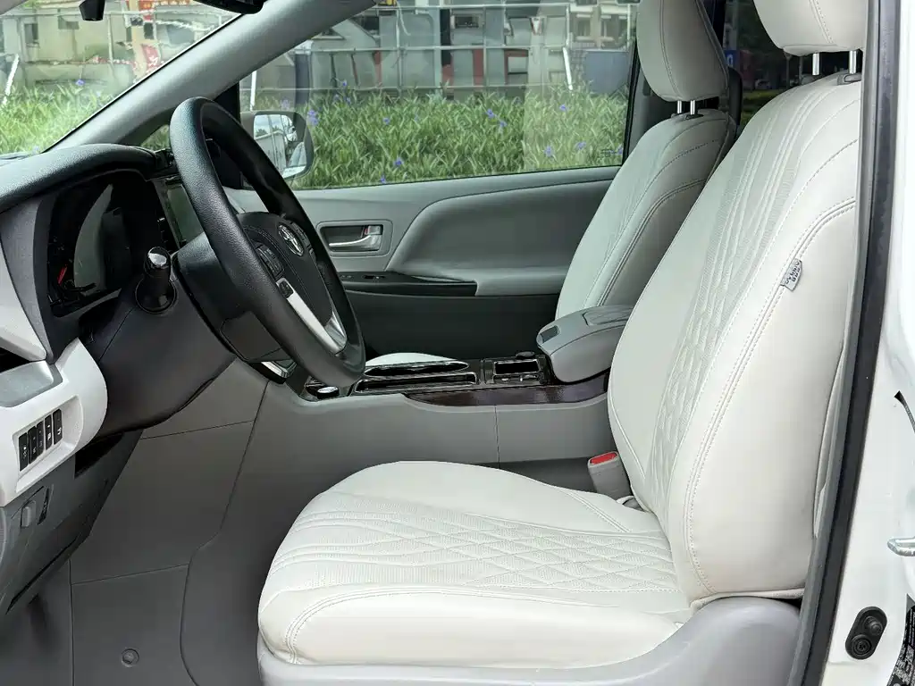 Toyota Sienna 2017