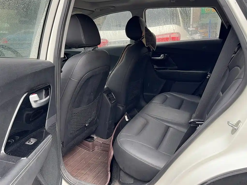 Kia Niro 2017 — фото 13