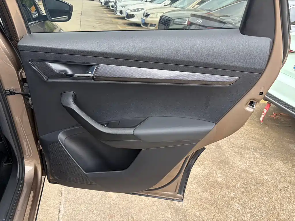 Skoda Karoq 2020 — фото 18