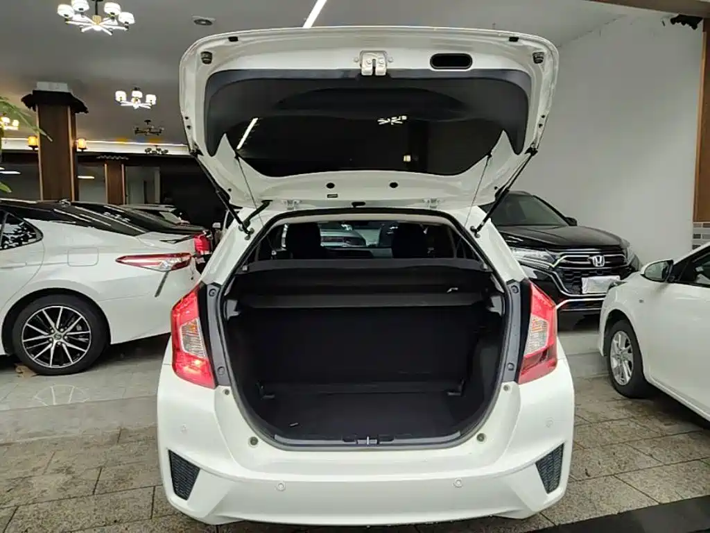 Honda Fit 2018 — фото 19