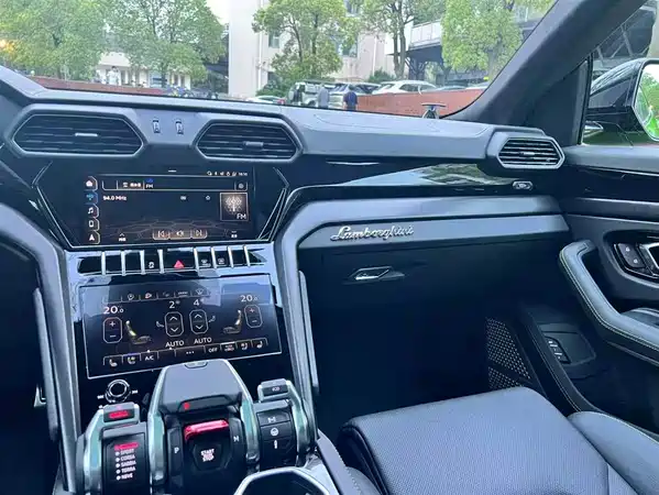 Lamborghini Urus 2022