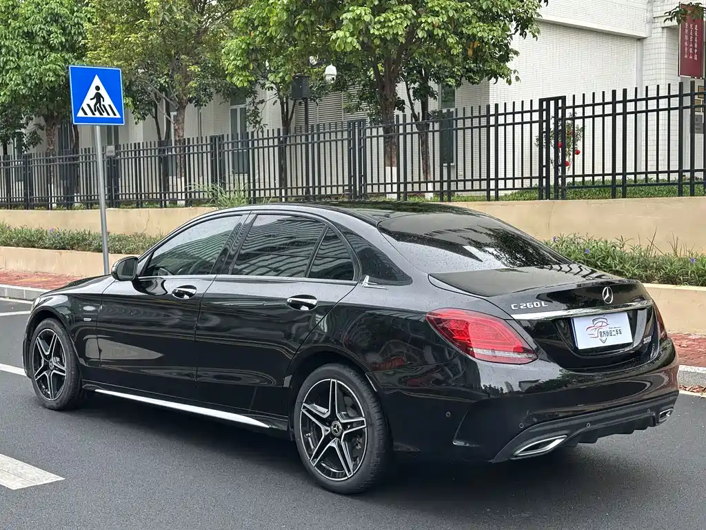 Mercedes-Benz C-Class 2021