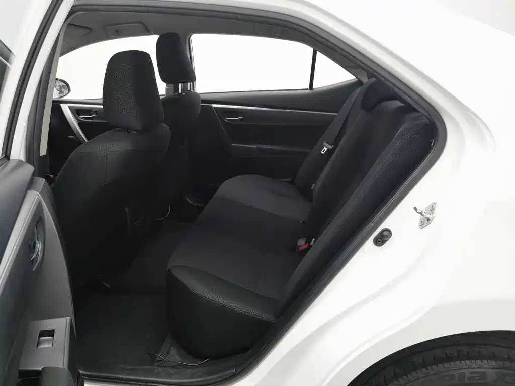 Toyota Corolla 2015 — фото 15