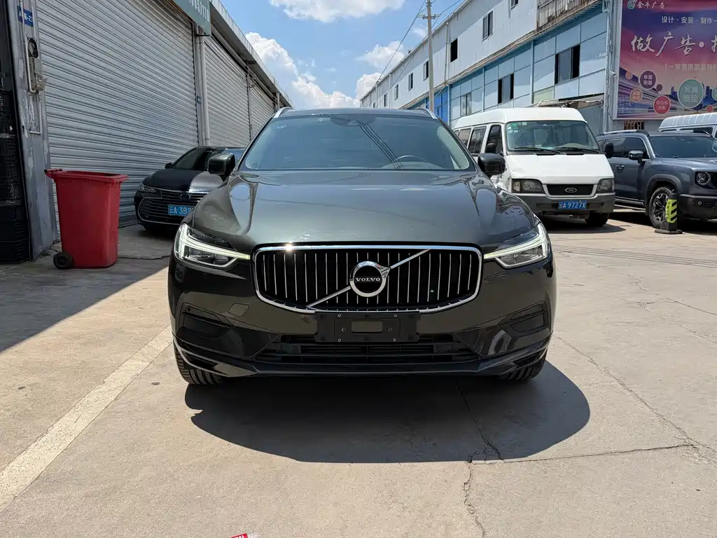 Volvo XC60 2019 — фото 2