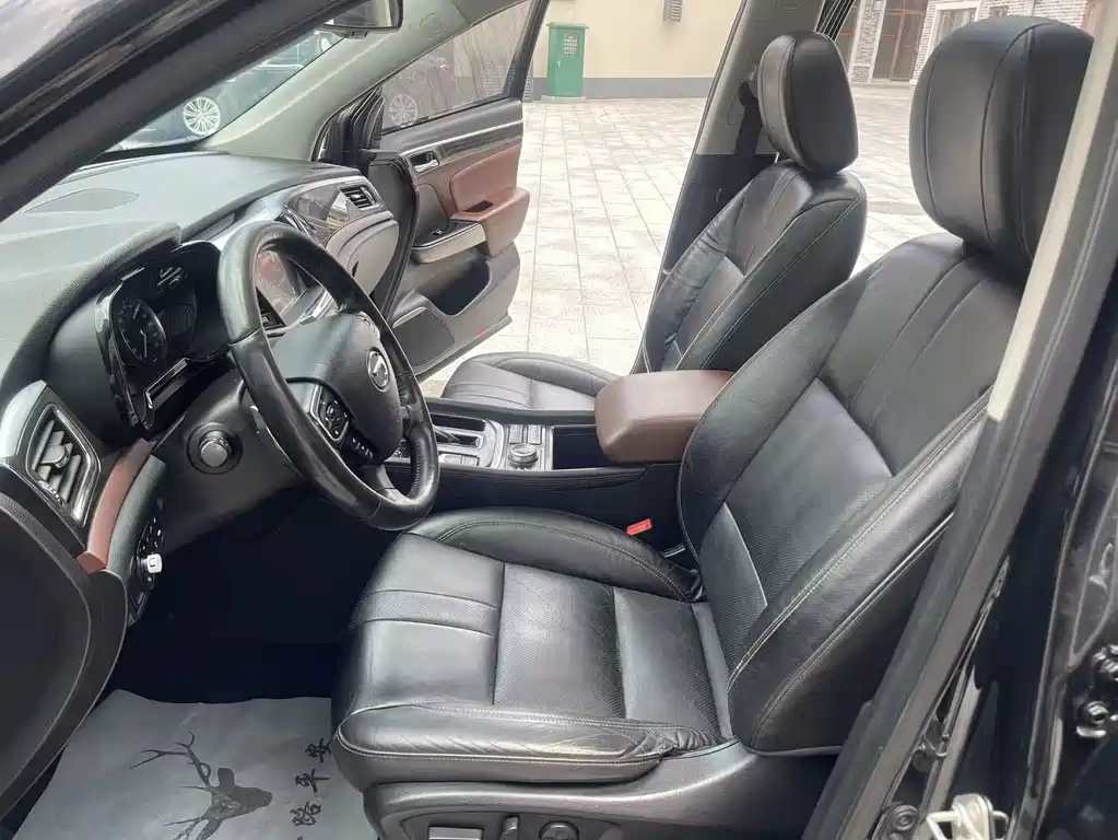 GAC Motor Trumpchi GS8 2017 — фото 15