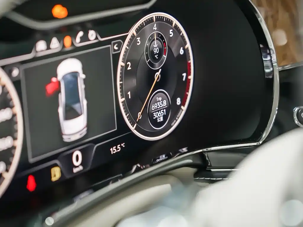 Bentley Flying Spur 2022 — фото 17
