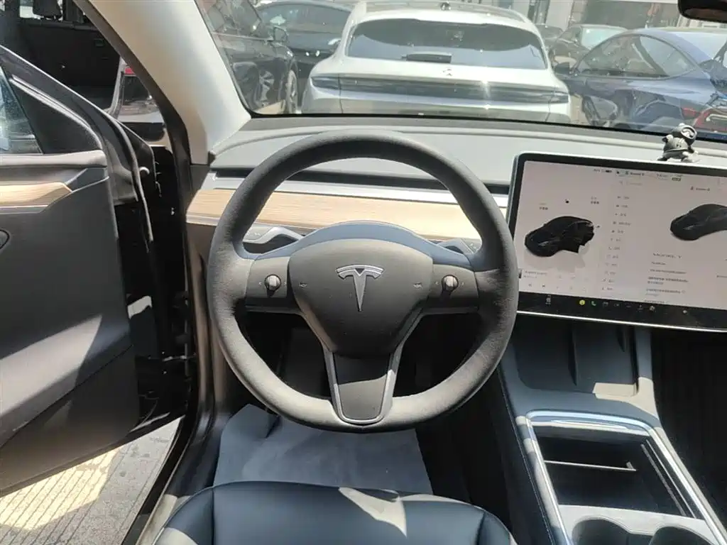 Tesla Model Y 2022 — фото 11