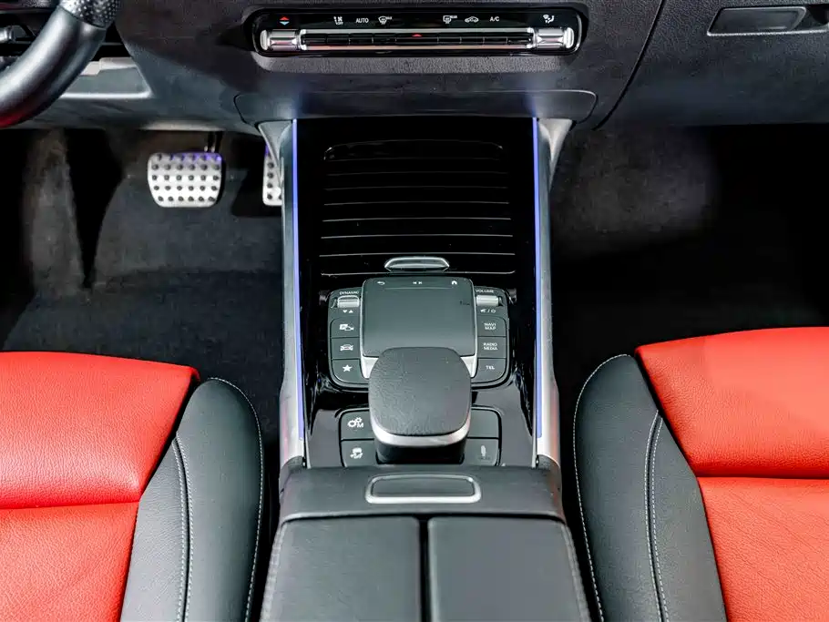 Mercedes-Benz GLB AMG 2023 — фото 12