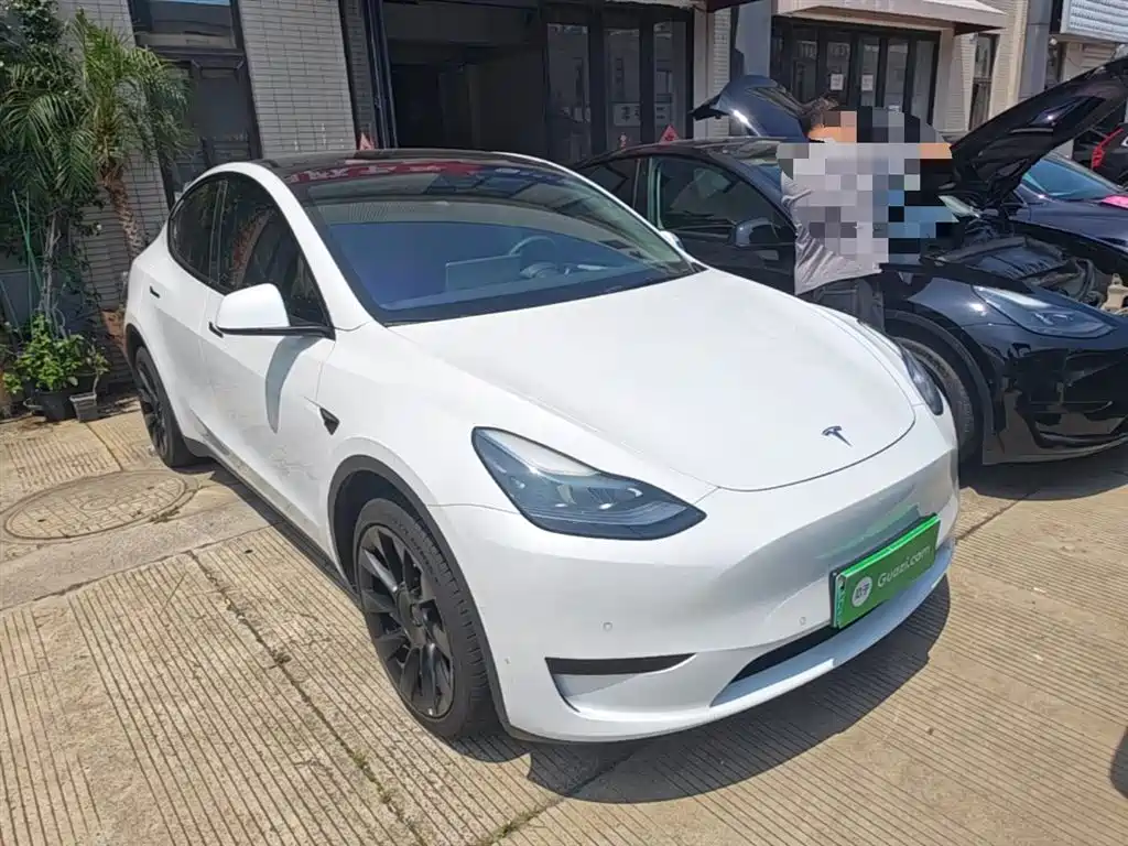 Tesla Model Y 2023 — фото 4