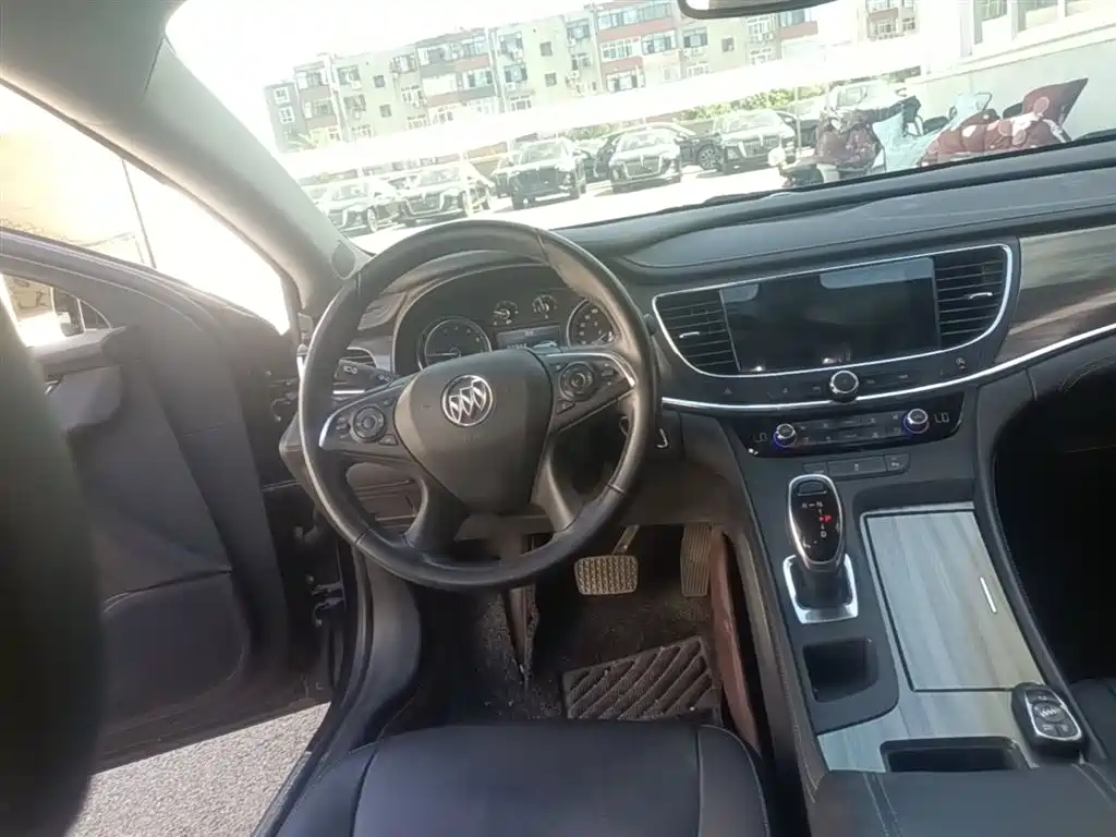 Buick LaCrosse 2018 — фото 17