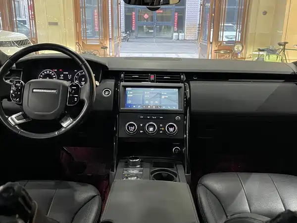 Land Rover Discovery 2021
