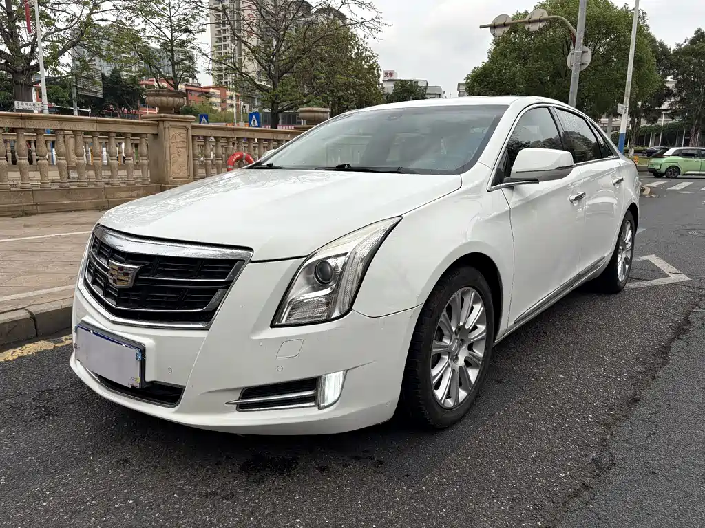 Cadillac XTS 2016 — фото 1