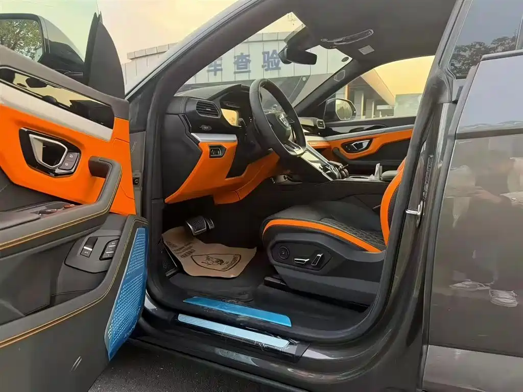 Lamborghini Urus 2026