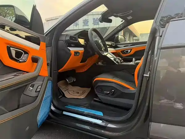 Lamborghini Urus 2026