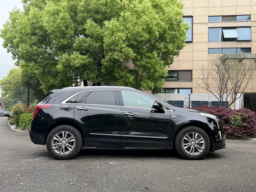 Cadillac XT5 2021 — фото 9