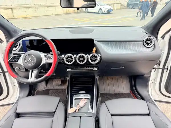 Mercedes-Benz GLA 2024