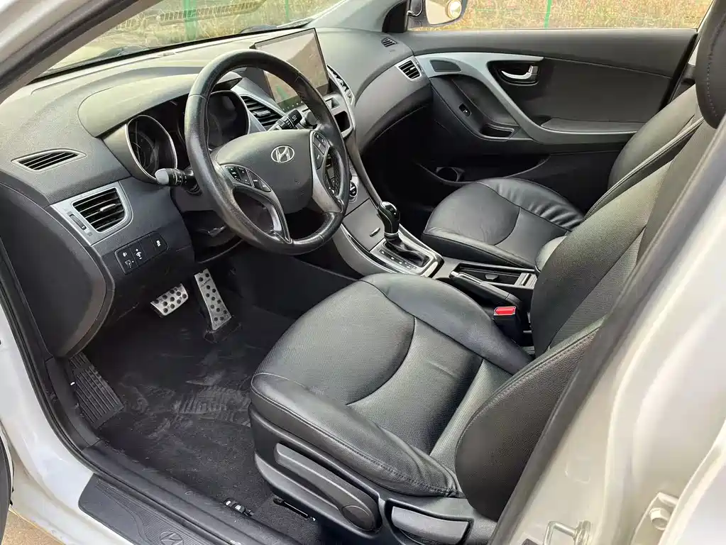 Hyundai Elantra Langdong 2015 — фото 5