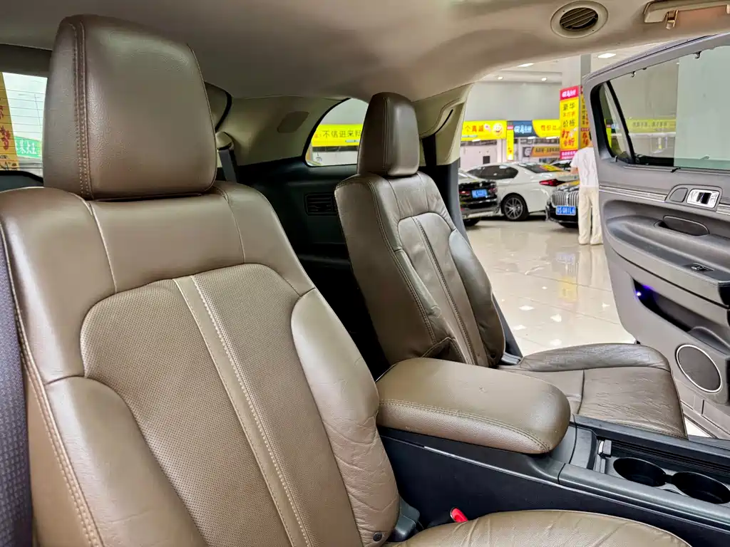 Lincoln MKT 2014 — фото 11