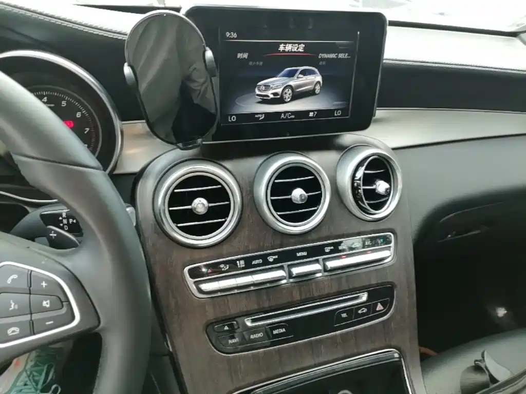 Mercedes-Benz GLC 2016 — фото 13