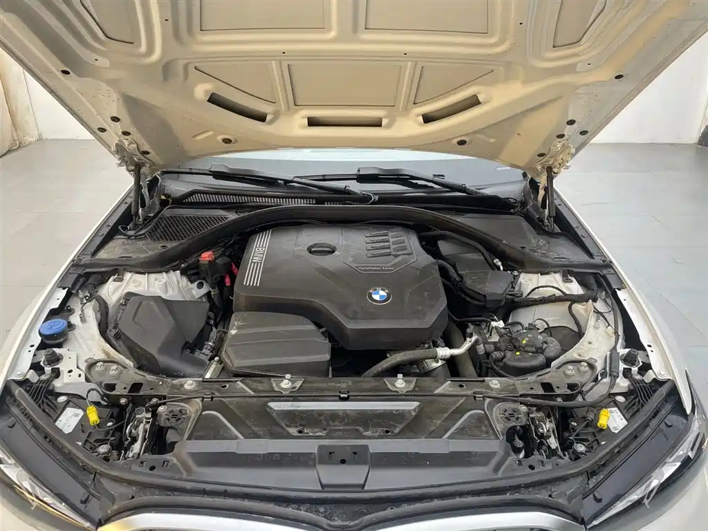 BMW 3 Series 2025 — фото 16