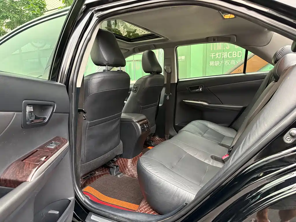 Toyota Camry 2015 — фото 10