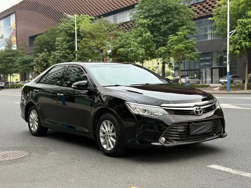 Toyota Camry 2015 — фото 3