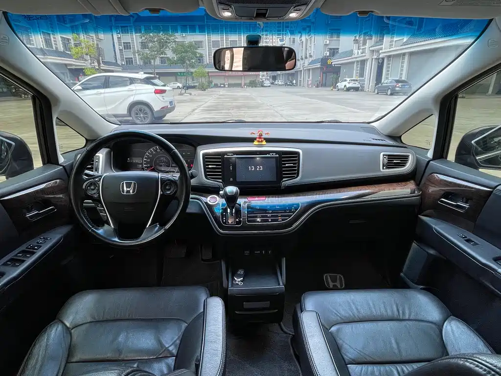 Honda Odyssey 2017 — фото 11