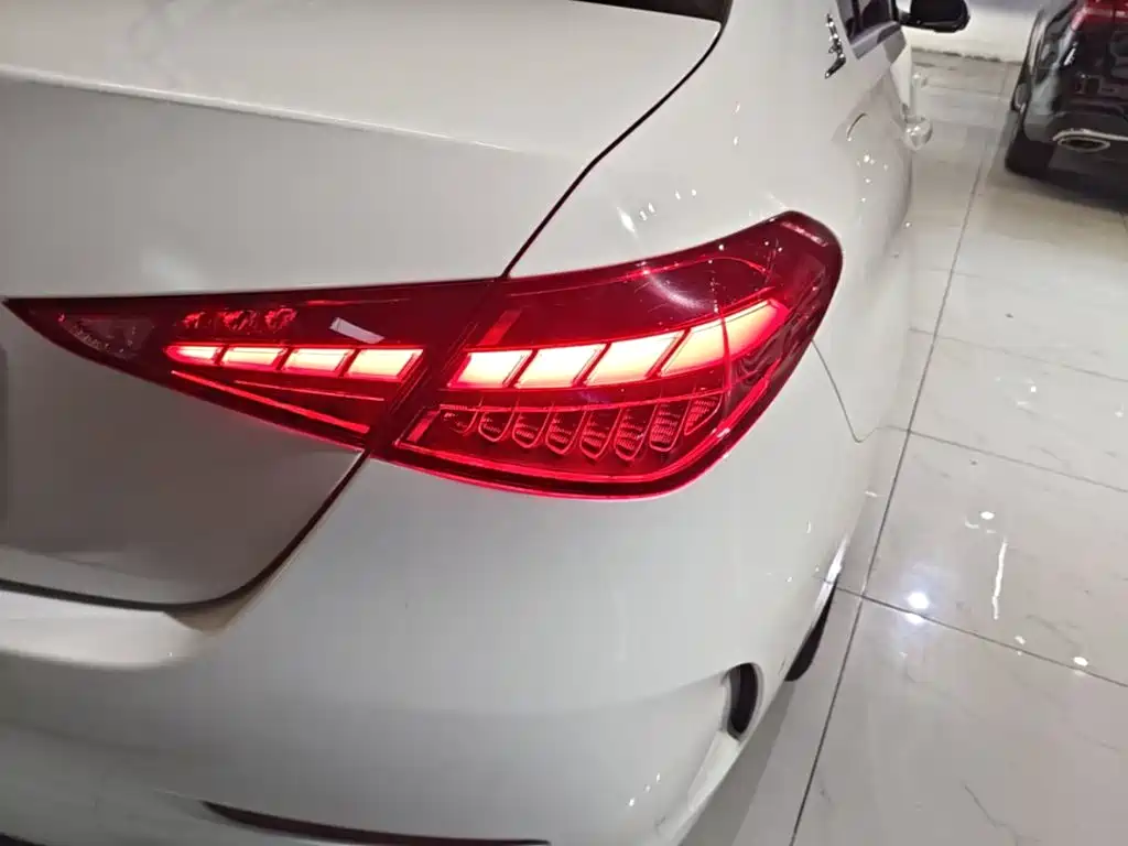 Mercedes-Benz C-Class 2025 — фото 8