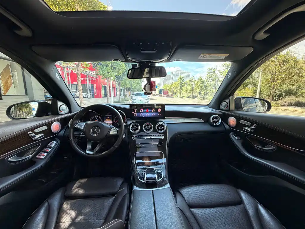 Mercedes-Benz GLC 2018 — фото 11