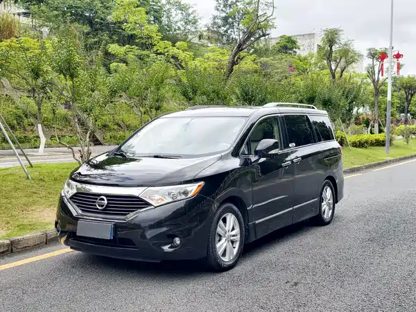 Nissan Quest 2015